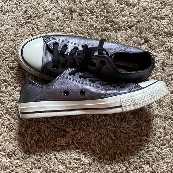 super cute grey/silver converse - Picture 2 of 3